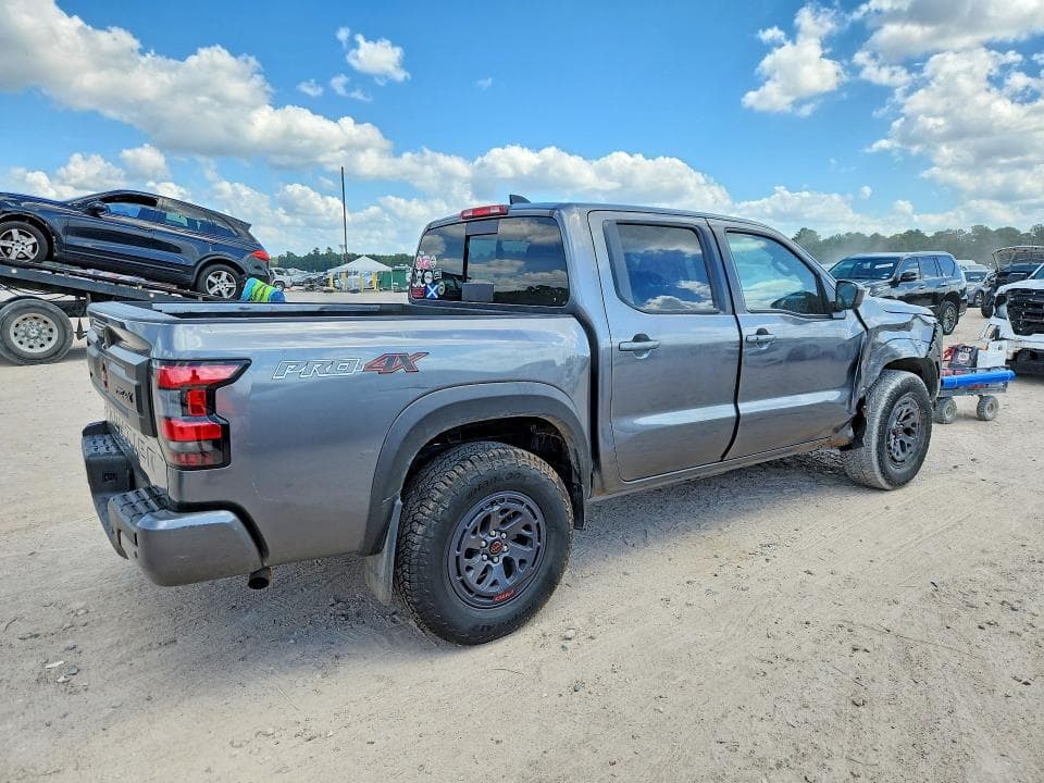 2025 NISSAN FRONTIER PRO-4X 3