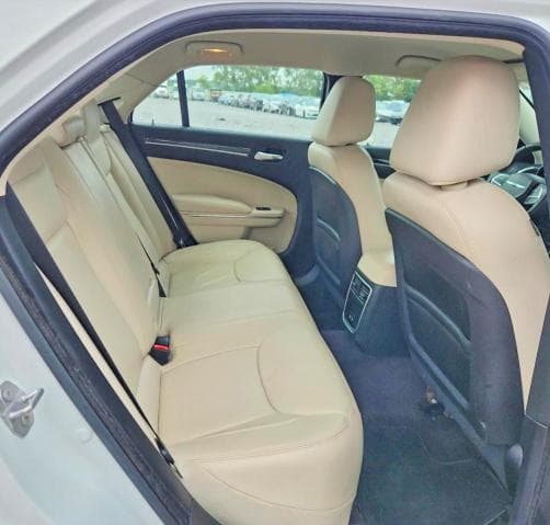 2017 CHRYSLER 300 LIMITED 10
