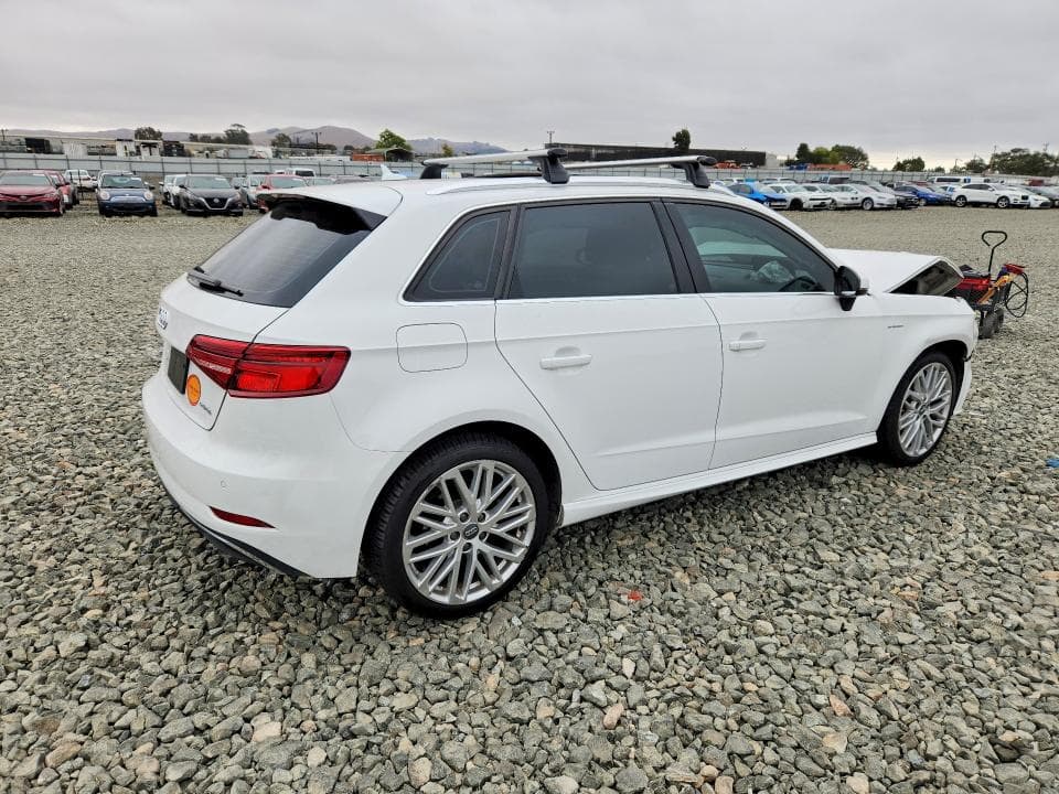 2018 AUDI A3 E-TRON PREMIUM PLUS 3