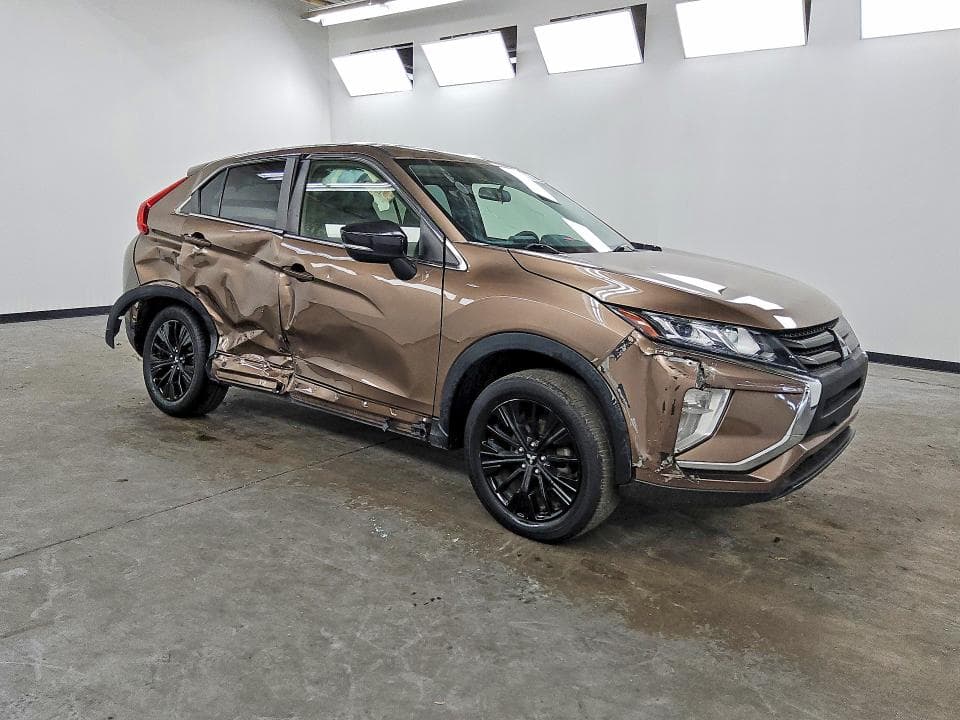 2019 MITSUBISHI ECLIPSE CROSS LE 4