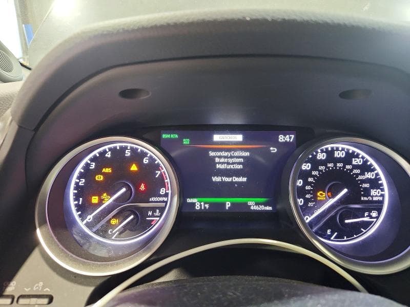 2023 TOYOTA CAMRY XLE 9