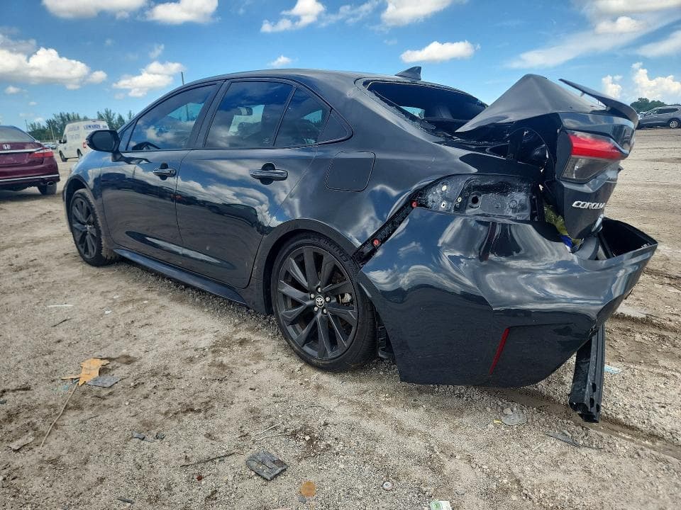 2023 TOYOTA COROLLA XSE 2