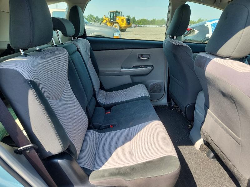 2017 TOYOTA PRIUS V THREE 10