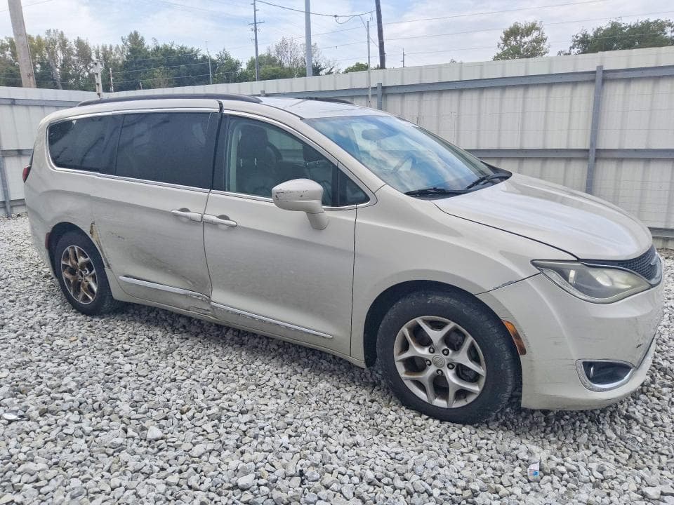 2017 CHRYSLER PACIFICA TOURING L 4