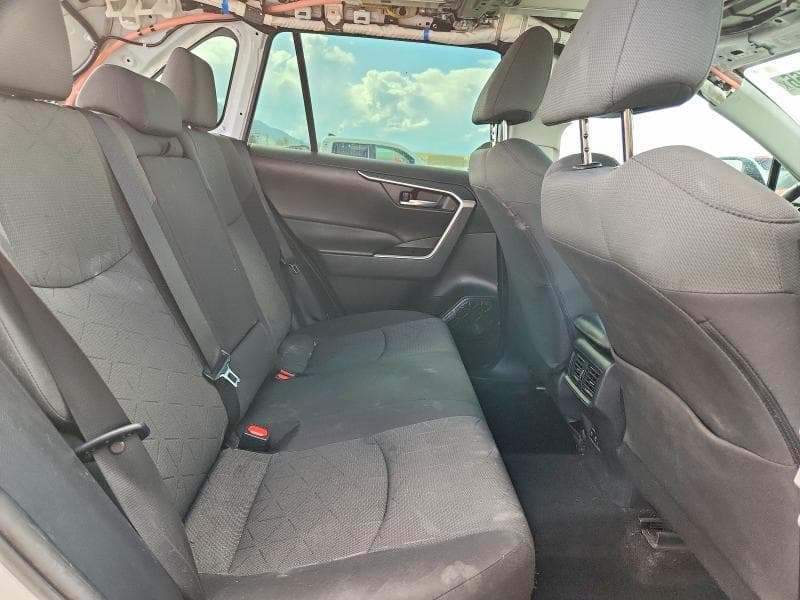 2021 TOYOTA RAV4 XLE 10