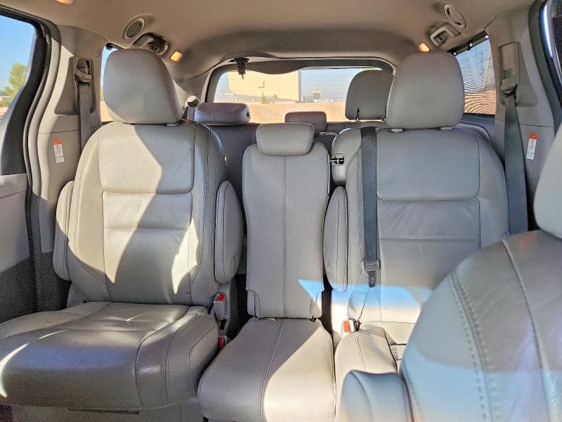 2017 TOYOTA SIENNA XLE 8-PASSENGER 10
