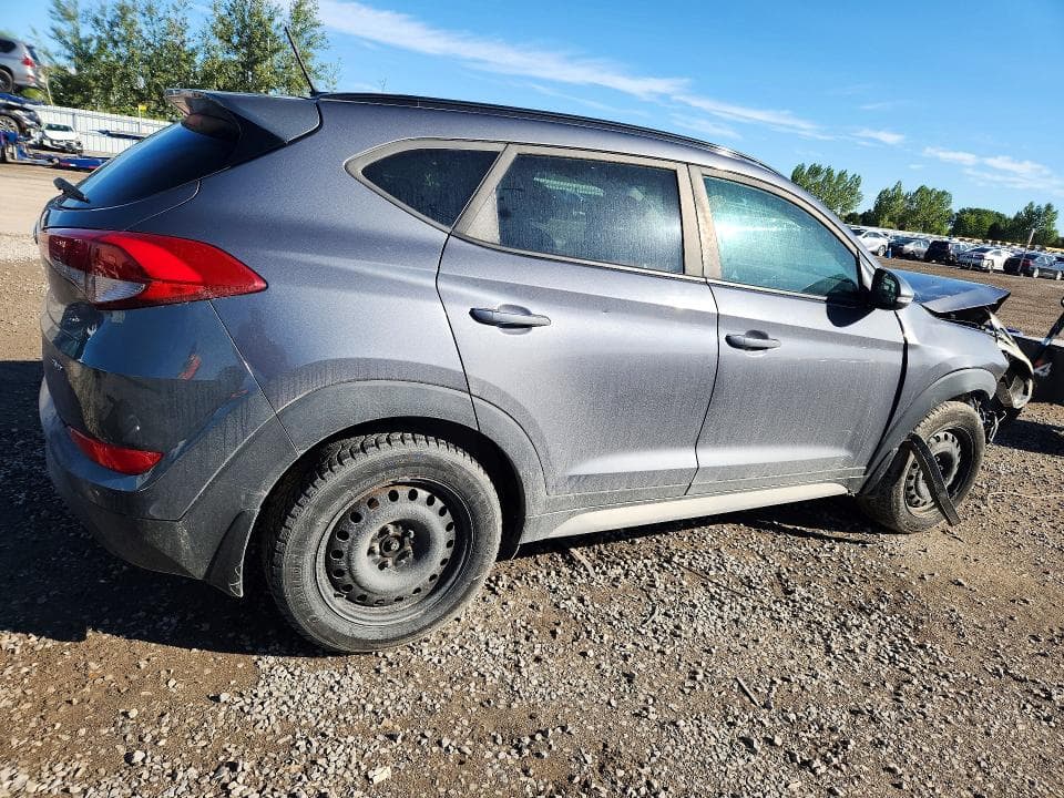 2017 HYUNDAI TUCSON SE 3