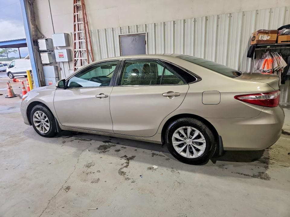 2017 TOYOTA CAMRY LE 2
