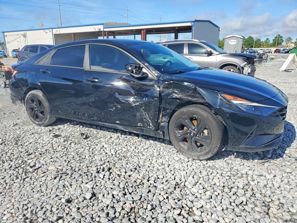 2023 HYUNDAI ELANTRA SEL 4
