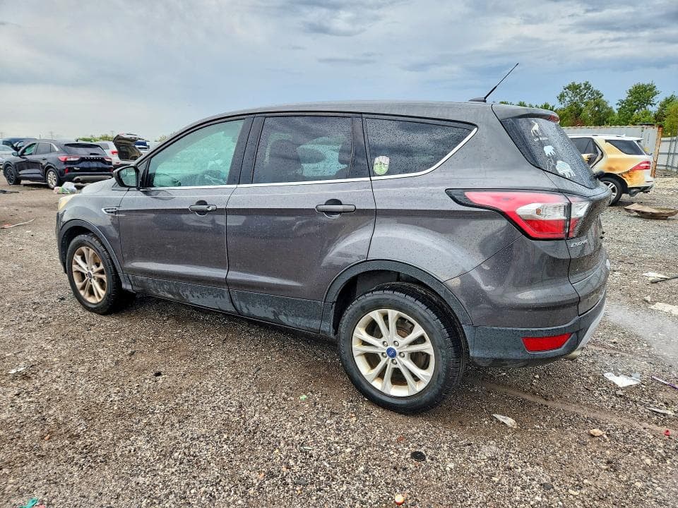 2017 FORD ESCAPE SE 2