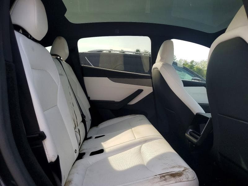 2026 TESLA MODEL Y 10