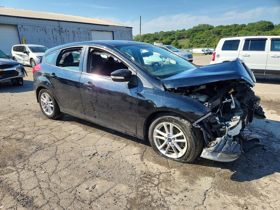 2017 FORD FOCUS SE 4