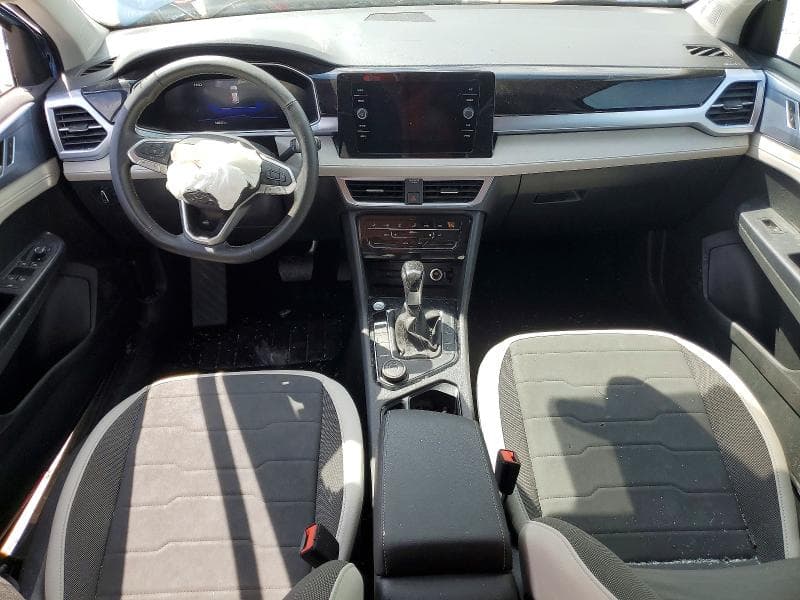 2026 VOLKSWAGEN TAOS SE 8