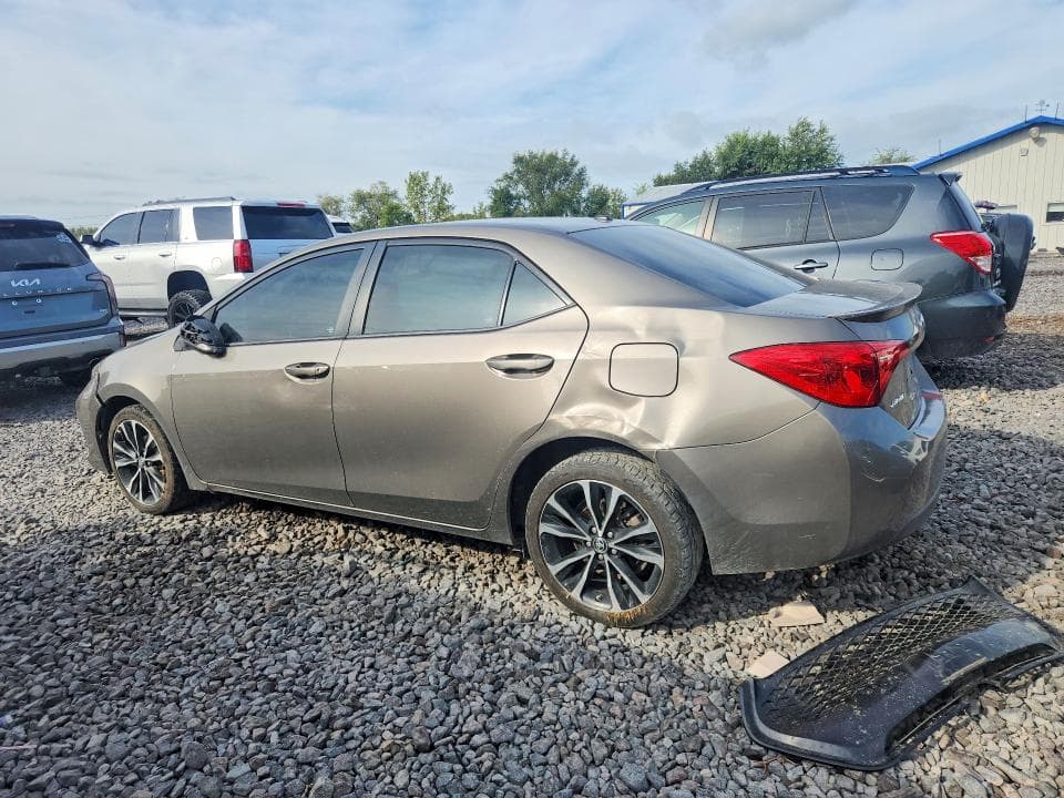 2017 TOYOTA COROLLA SE 2