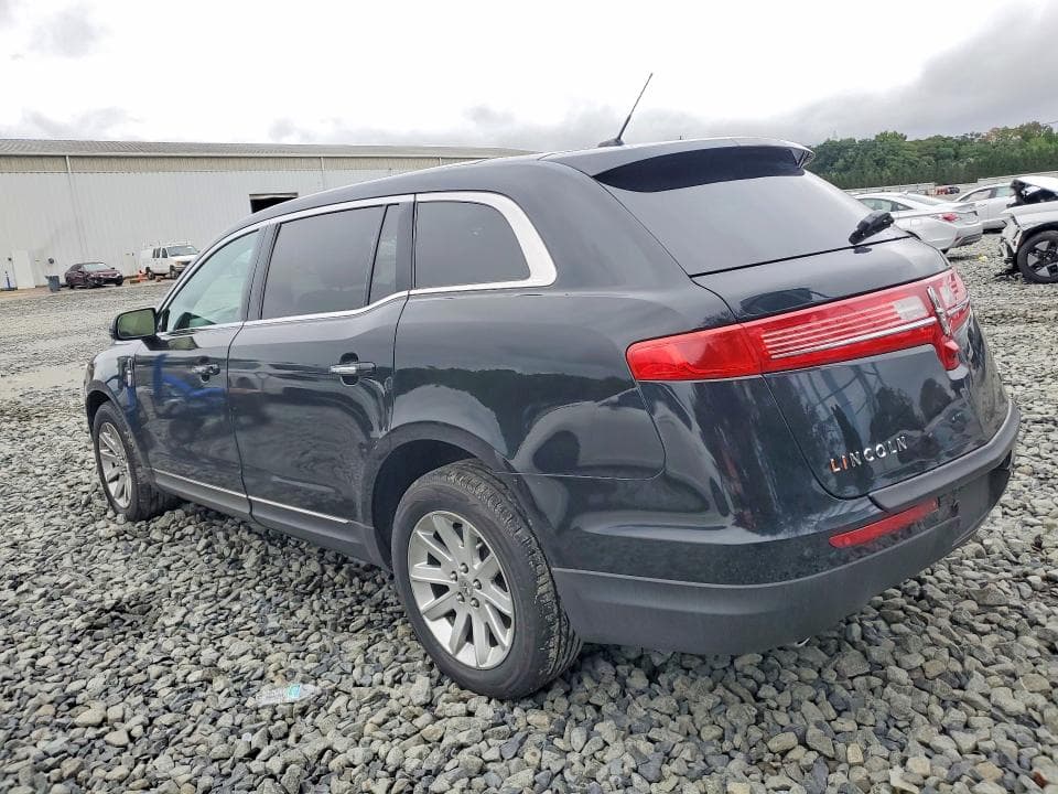 2018 LINCOLN MKT 2