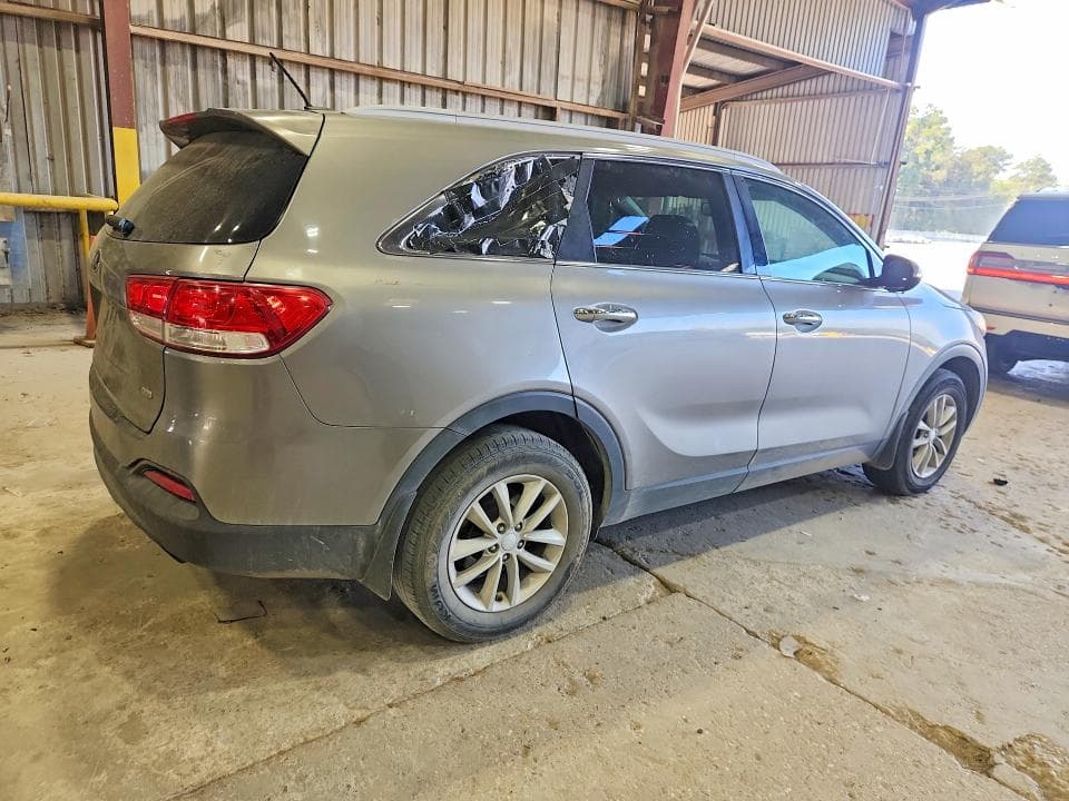 2017 KIA SORENTO LX 3