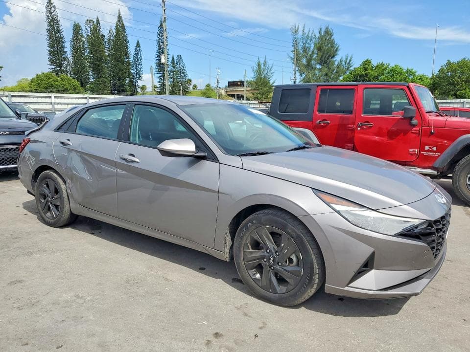 2023 HYUNDAI ELANTRA SEL 4