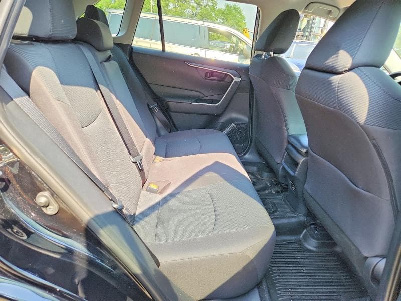 2020 TOYOTA RAV4 LE 11