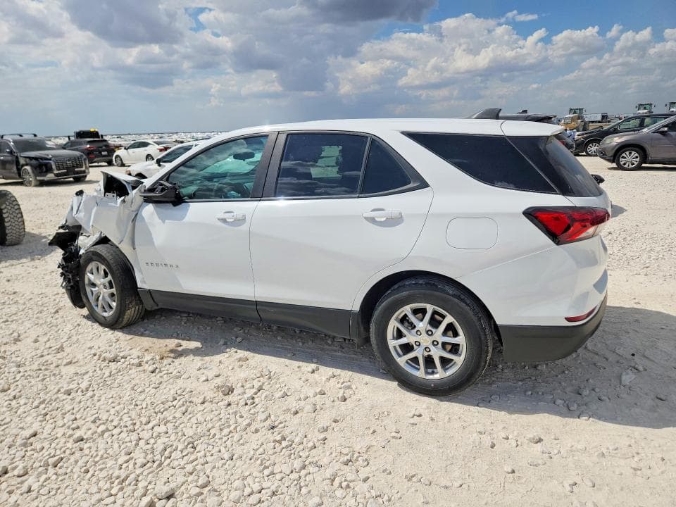 2022 CHEVROLET EQUINOX LS 2