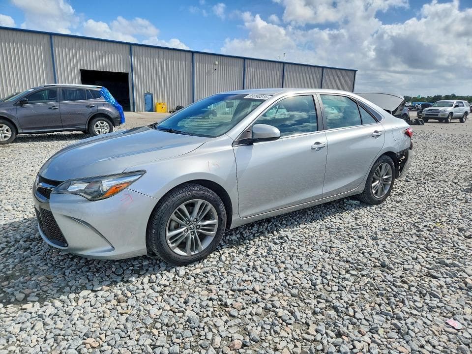 2017 TOYOTA CAMRY SE - 1