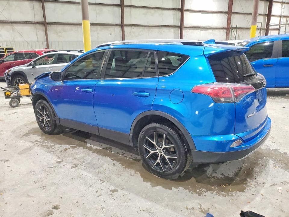 2017 TOYOTA RAV4 SE 2