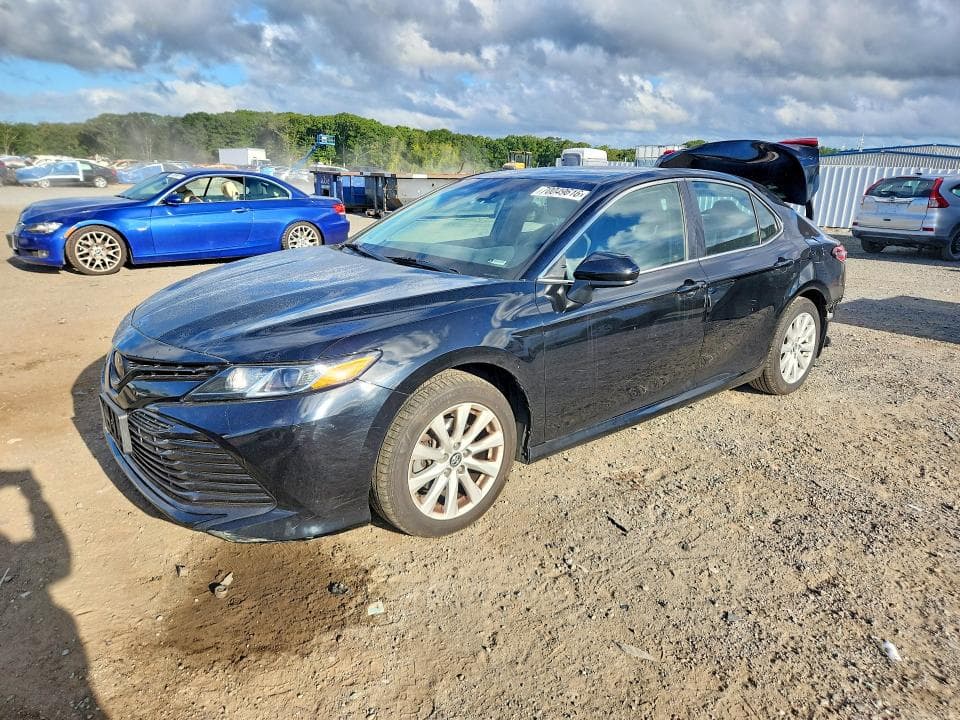 2018 TOYOTA CAMRY LE