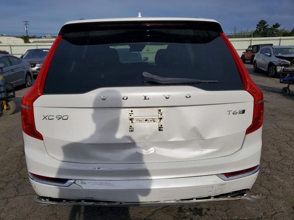 2017 VOLVO XC90 T6 6