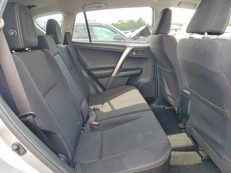 2018 TOYOTA RAV4 XLE 11
