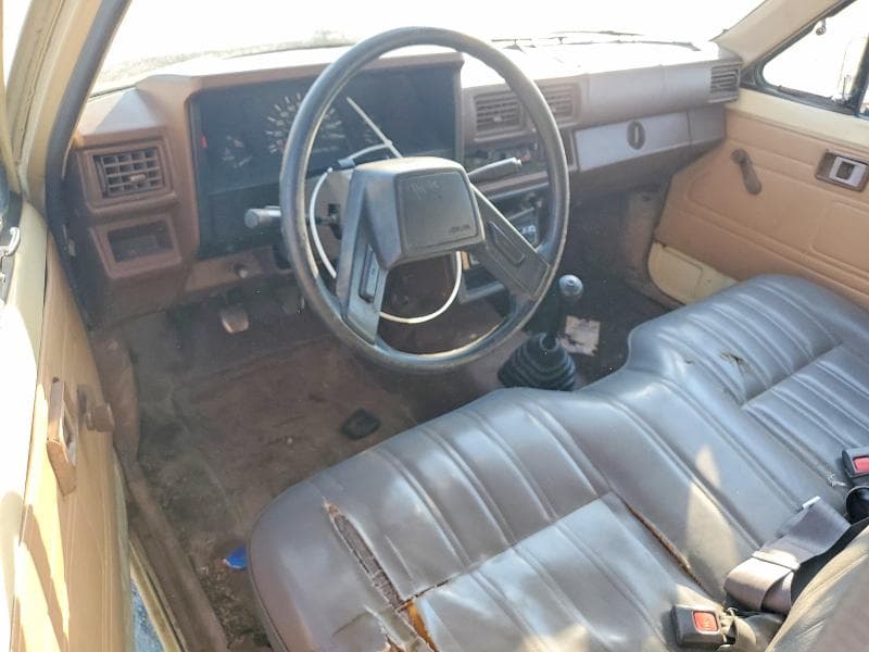1985 TOYOTA 1 TON PICK 8