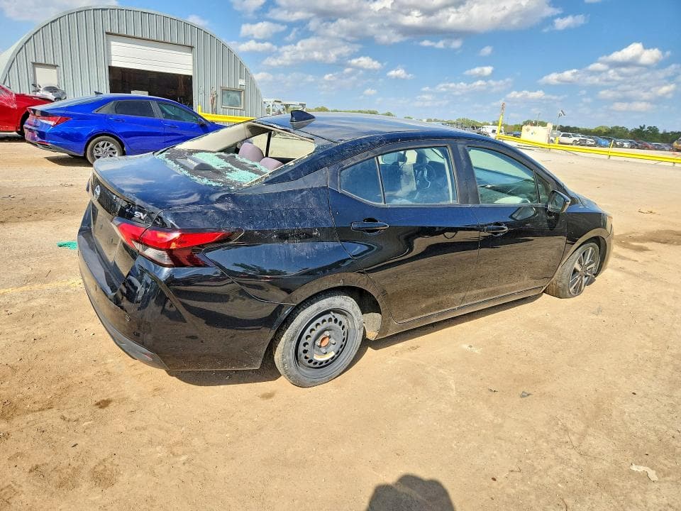 2021 NISSAN VERSA SV 3