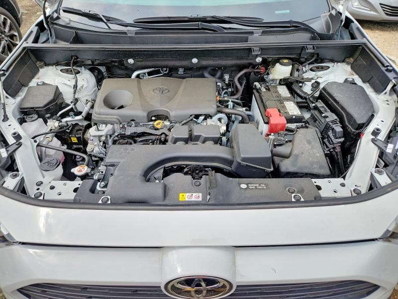 2025 TOYOTA RAV4 XLE 12