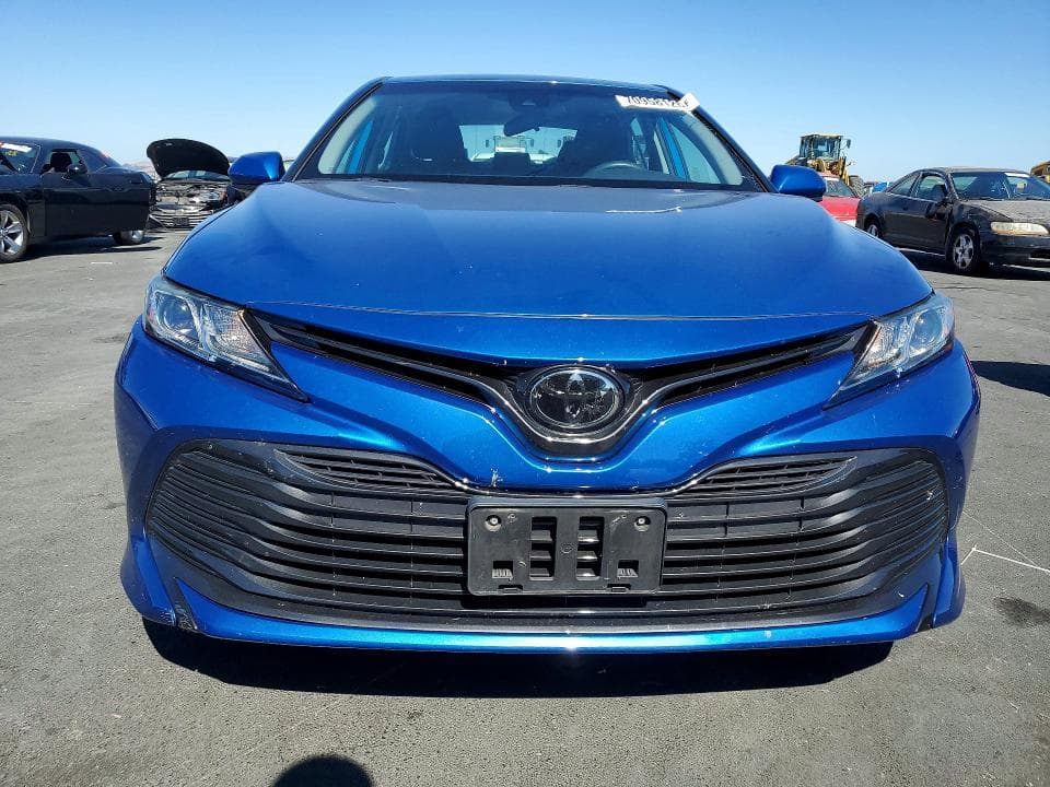 2020 TOYOTA CAMRY LE 5