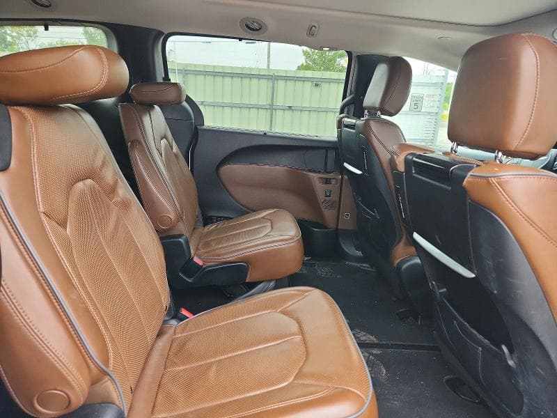 2017 CHRYSLER PACIFICA LIMITED 11