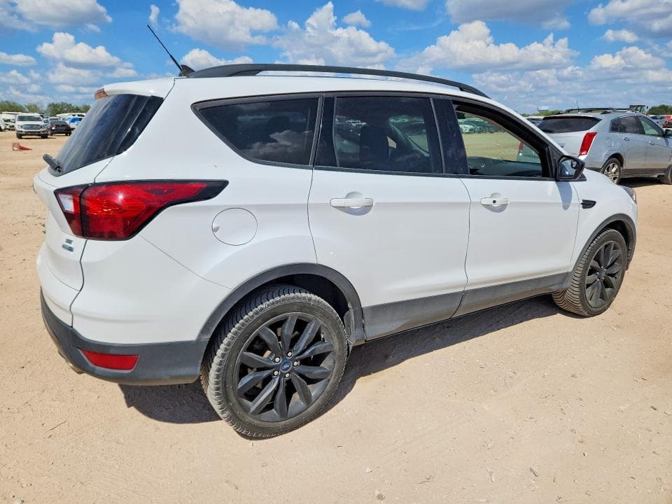 2019 FORD ESCAPE SE 3
