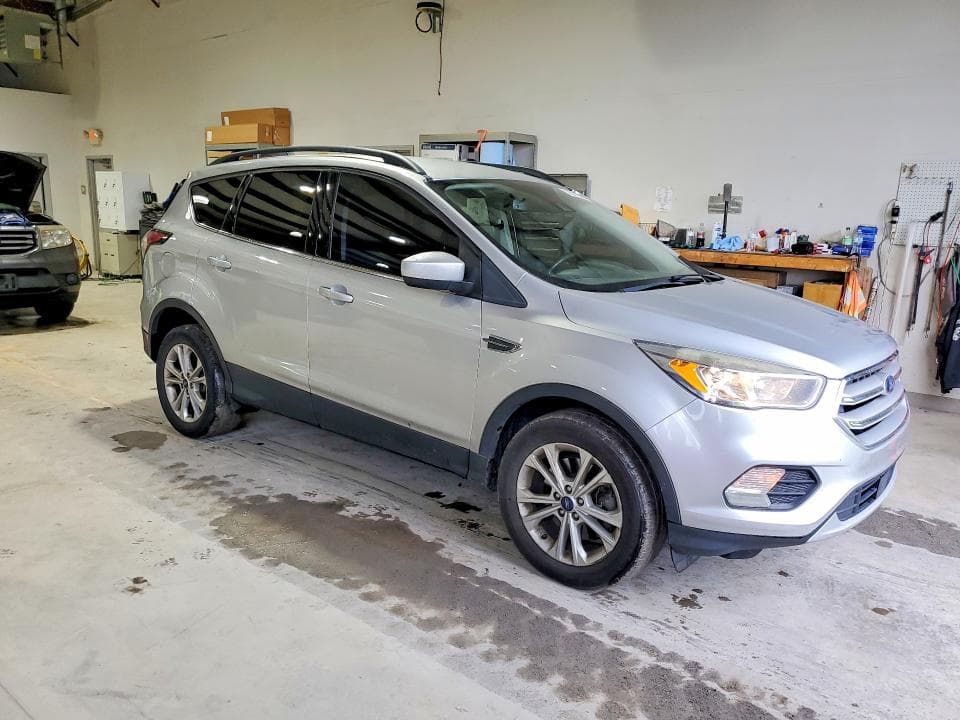2018 FORD ESCAPE SE 4