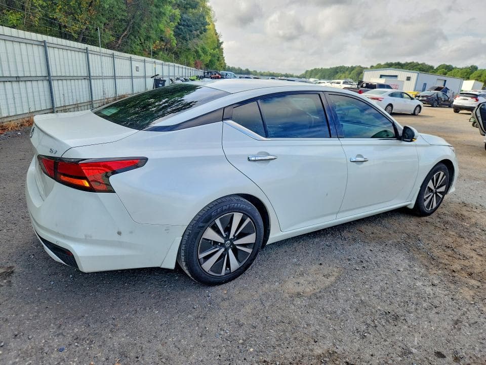 2019 NISSAN ALTIMA SV 3