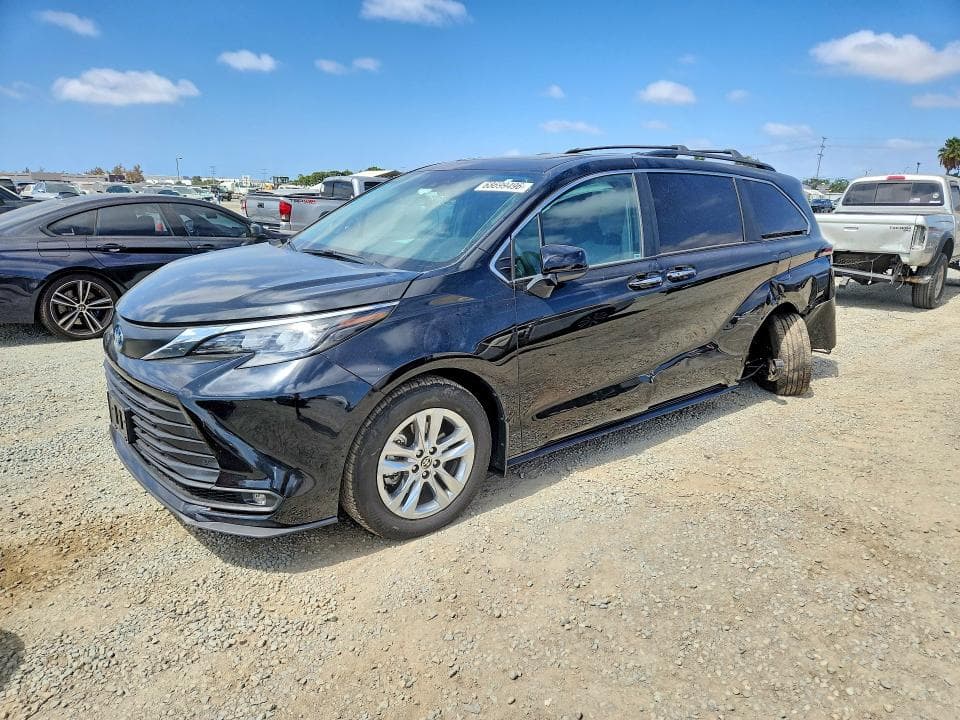 2025 TOYOTA SIENNA XLE 7-PASSENGER