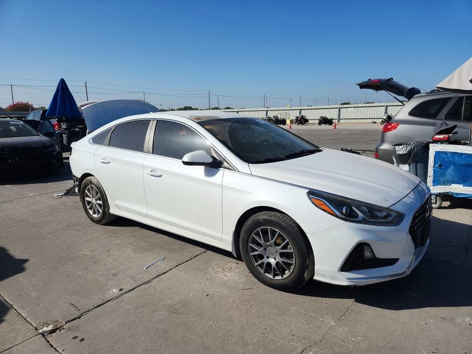 2019 HYUNDAI SONATA SE 4