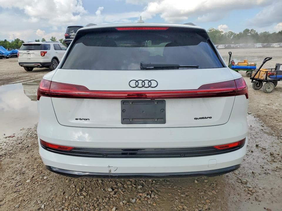 2023 AUDI E-TRON PREMIUM PLUS 6