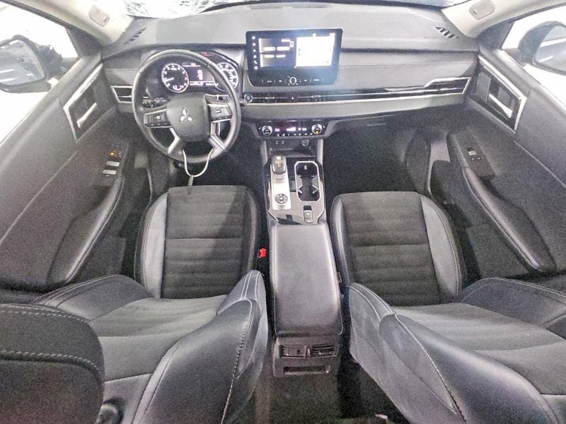 2025 MITSUBISHI OUTLANDER SE 8