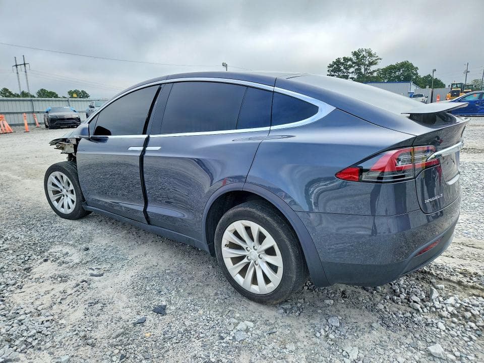 2018 TESLA MODEL X 2