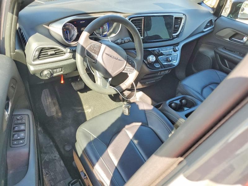 2025 CHRYSLER PACIFICA SELECT 8
