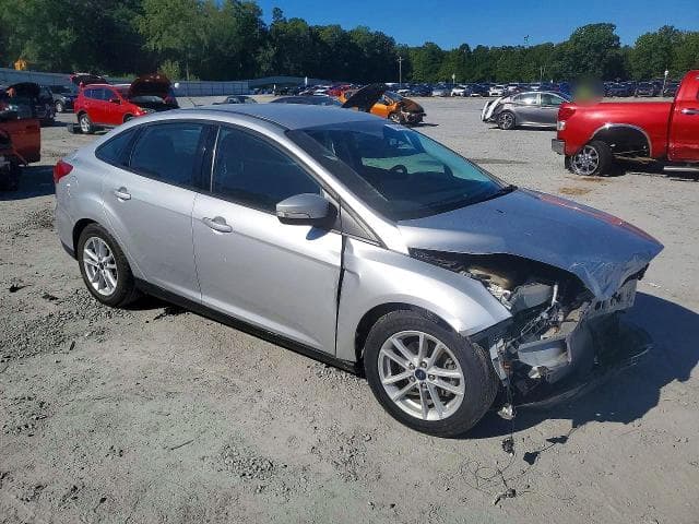 2017 FORD FOCUS SE 4