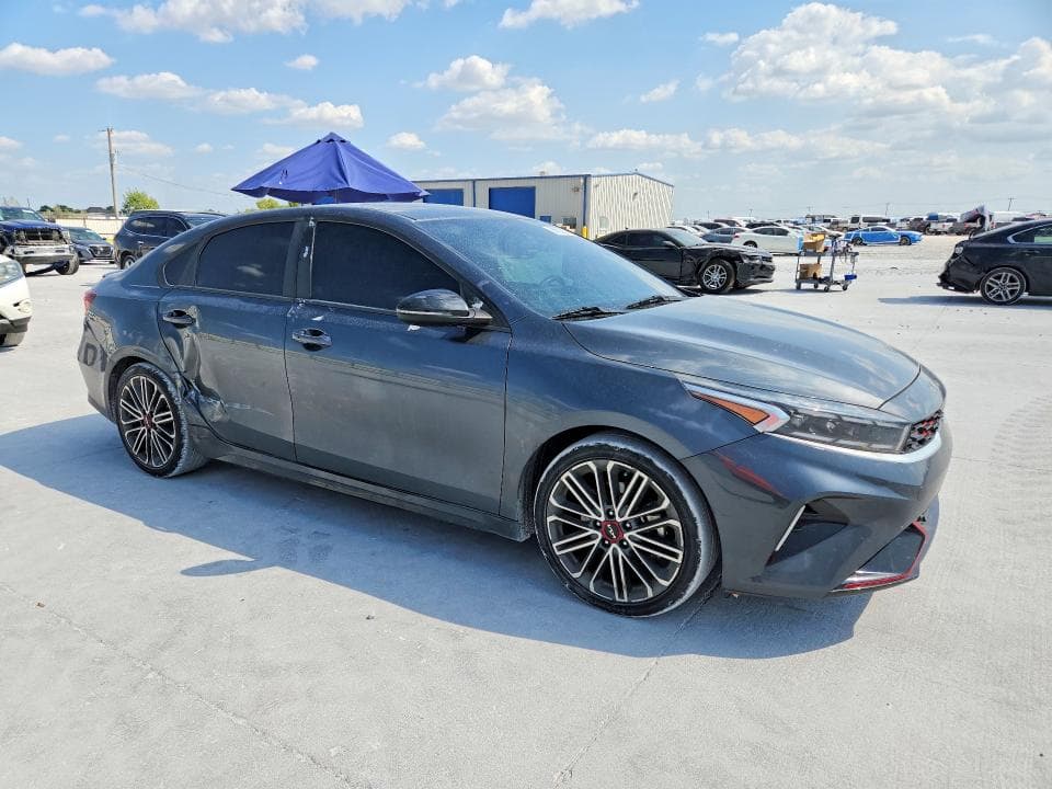 2023 KIA FORTE GT 4