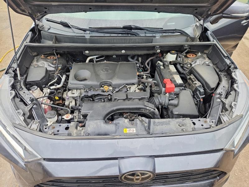 2020 TOYOTA RAV4 XLE 12