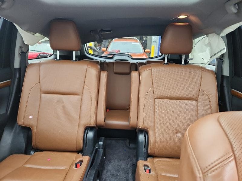 2018 TOYOTA HIGHLANDER LIMITED 10