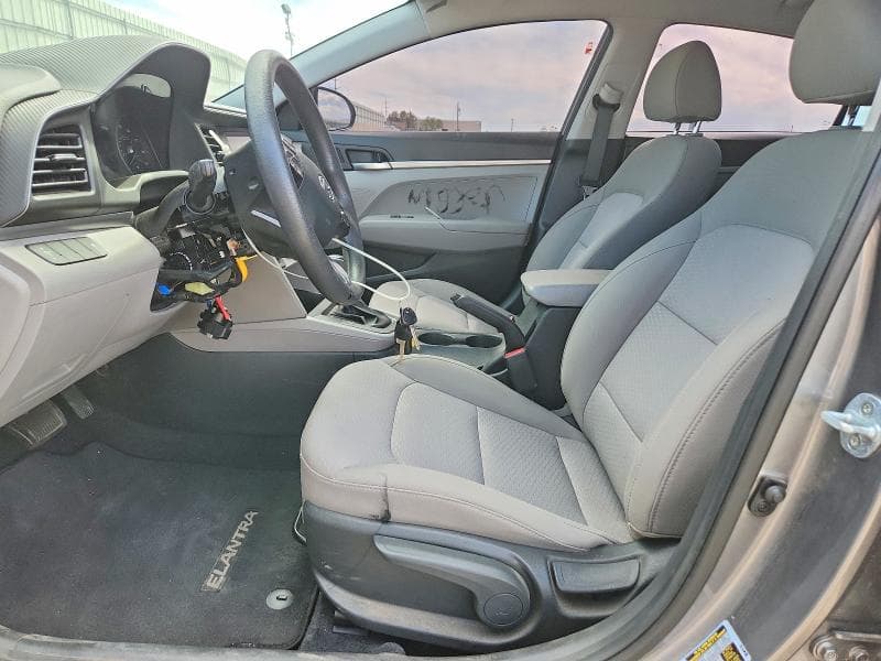 2019 HYUNDAI ELANTRA SE 7