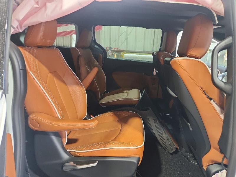 2026 CHRYSLER PACIFICA PINNACLE 11