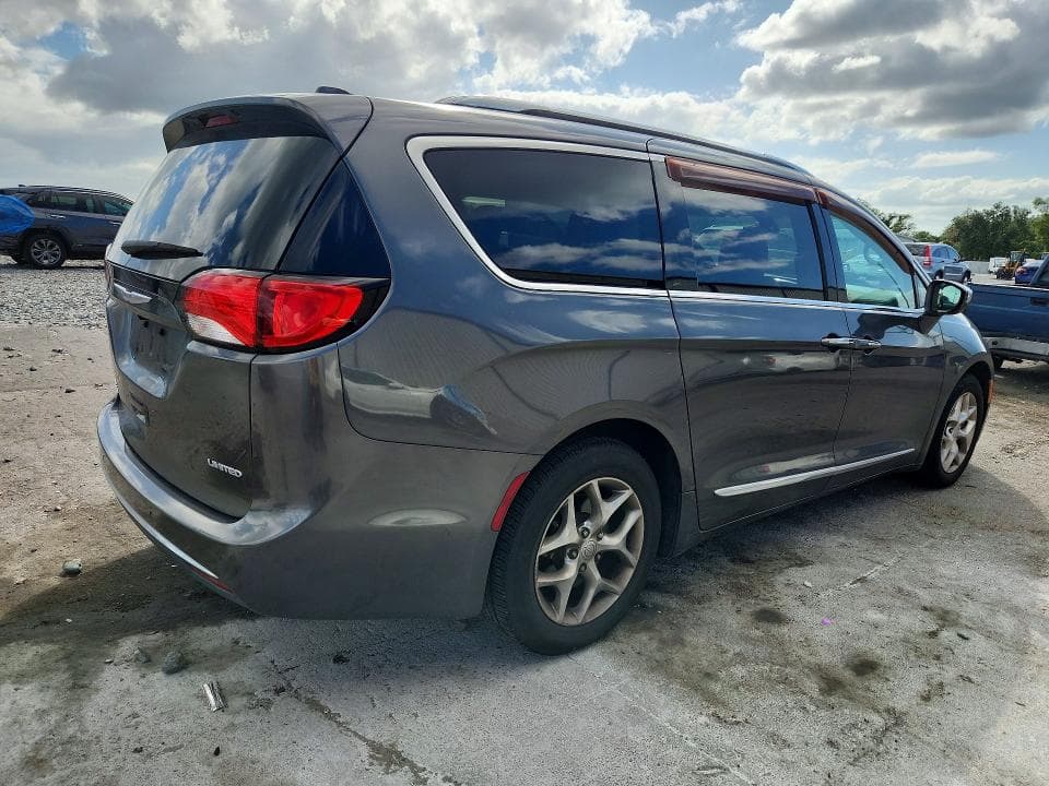 2017 CHRYSLER PACIFICA LIMITED 3