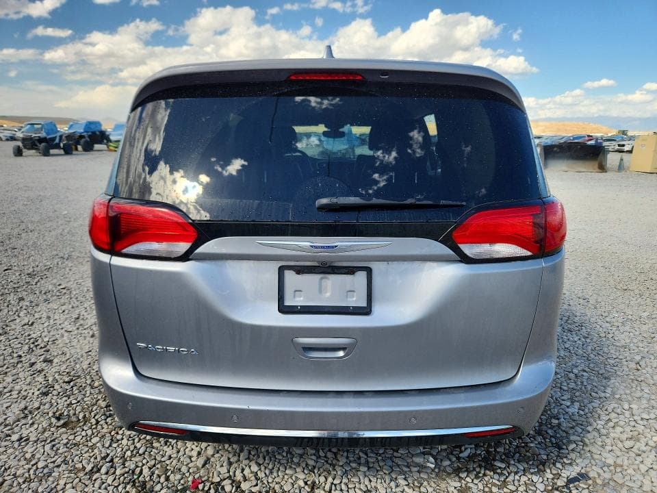 2018 CHRYSLER PACIFICA TOURING L 6